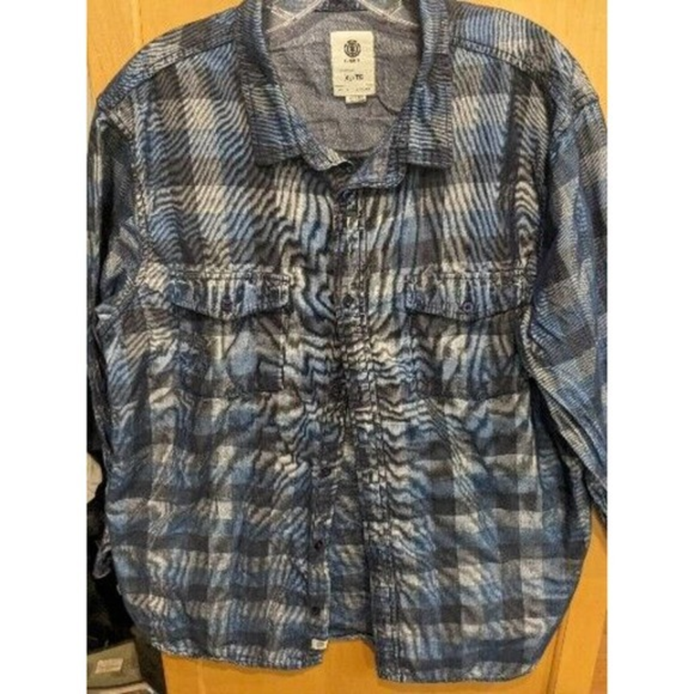 Element Shirt Adult XL Fits Large‎ blue plaid Button Up Long Sleeve Mens light